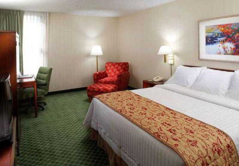 Fairfield Inn By Marriott East Rutherford Meadowlands Экстерьер фото
